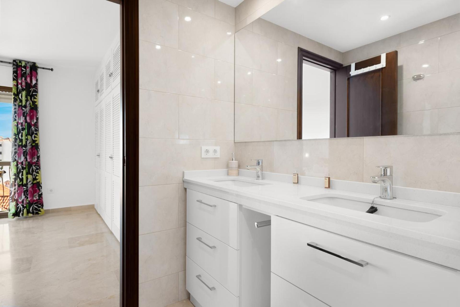 Lovely Penthouse Near Estepona Marina By Costarentals - Ref M15 Екстериор снимка